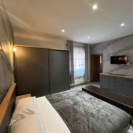 Lia House Apartment Brasov Bagian luar foto