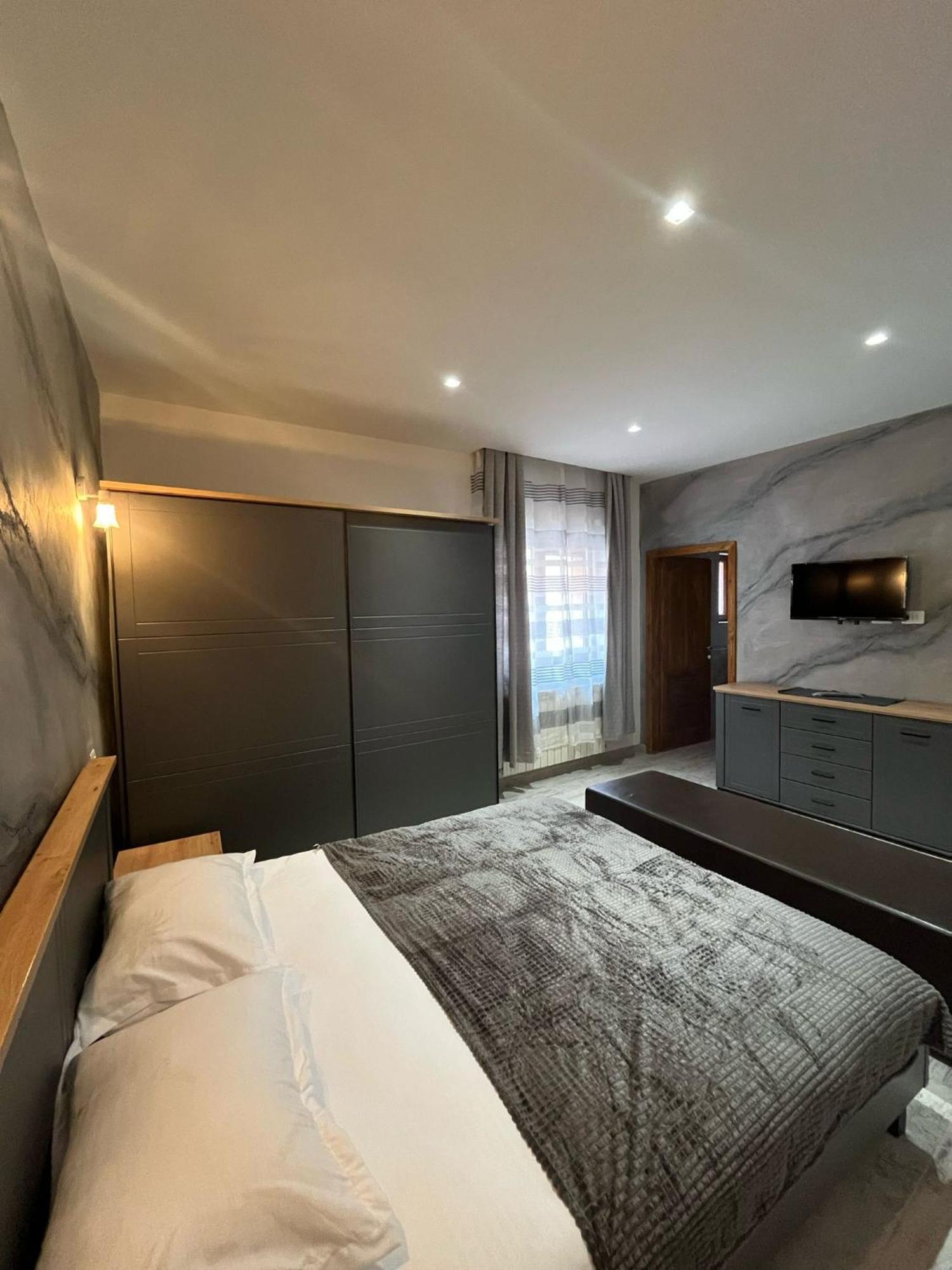 Lia House Apartment Brasov Bagian luar foto